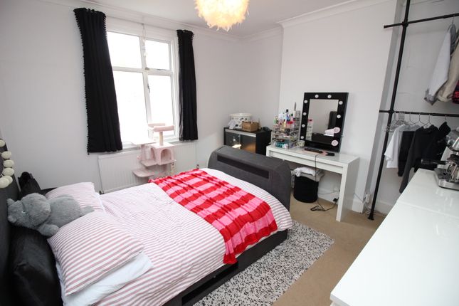 Brinkley Road, Worcester Park photo 4