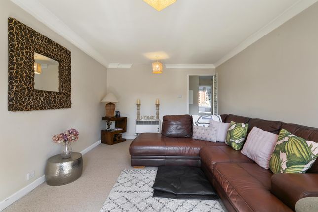 11 Romulus Court 1, Justin Close, Brentford photo 4