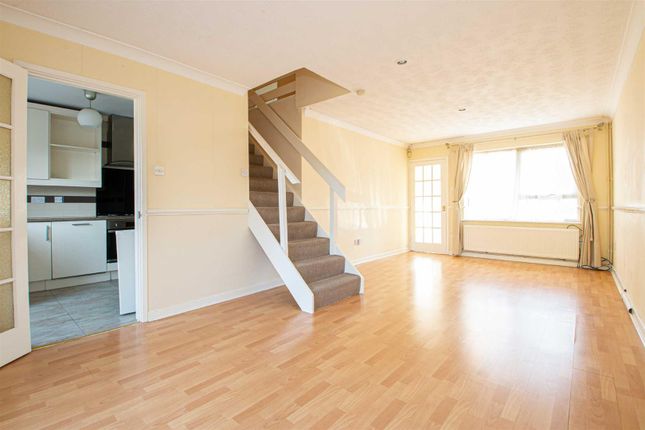 31, Favell Drive, Milton Keynes photo 3