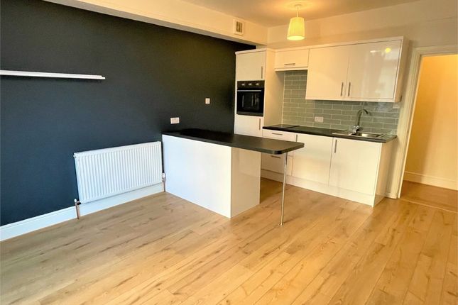 Flat to rent in Cheddon Road, Taunton