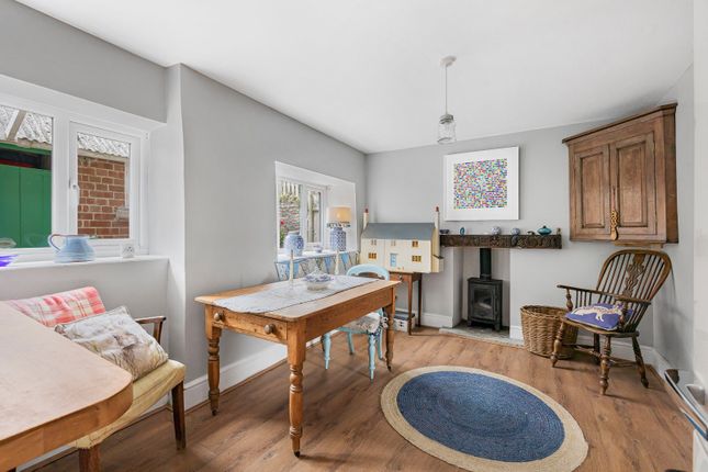 38, London Road, Gloucestershire photo 4