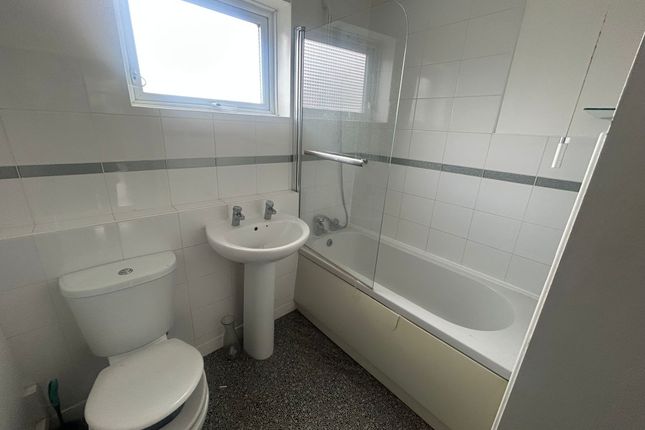 38, Wolverhampton photo 5
