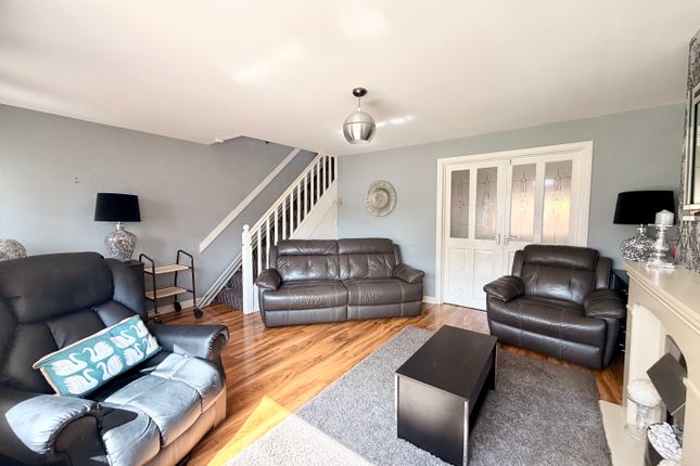 1 Abbots Terrace, Airdrie photo 3