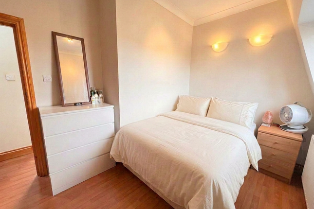 Second Floor 115,, Tooting Bec Road, Tooting photo 3