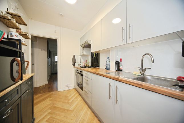141, Runley Road, Luton photo 2