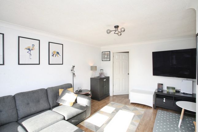 5, Holme Close, RUGBY photo 4