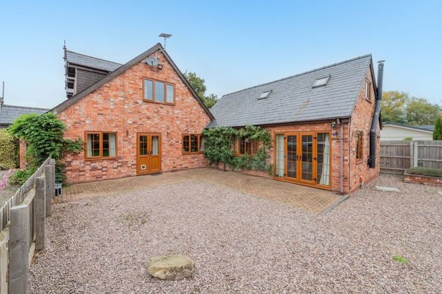 Side Emilydimelowewemovewhitchurchandnantwich