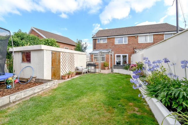 23, Liscum Way, Barry photo 2