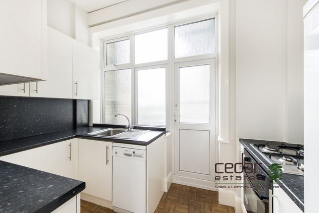 2a Dunrobin Court, Finchley Road, London photo 4