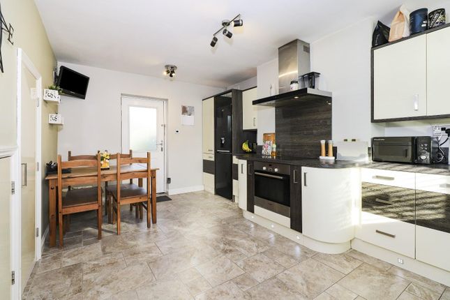 153, Simmonite Road, Rotherham photo 4