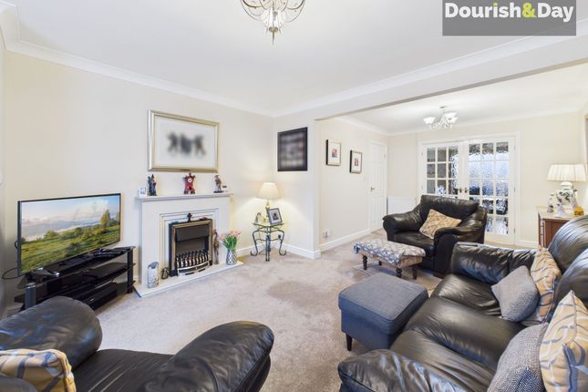 24 Cypress Close, Stafford photo 2