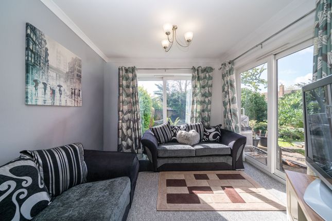 5 Lindlings, Hemel Hempstead photo 3