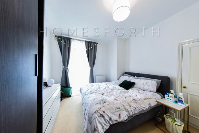 Flat for sale in Canfield Place, South Hampstead