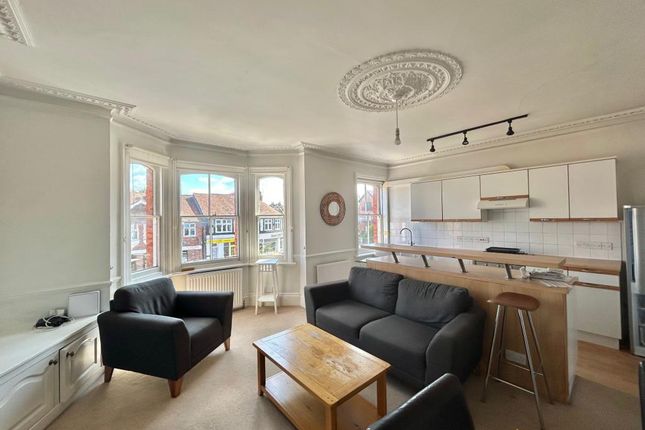 Thumbnail Flat to rent in Station Road, Henley On Thames