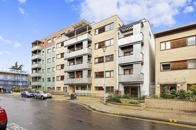 Flat for sale in Trevithick Way, Mile End, London