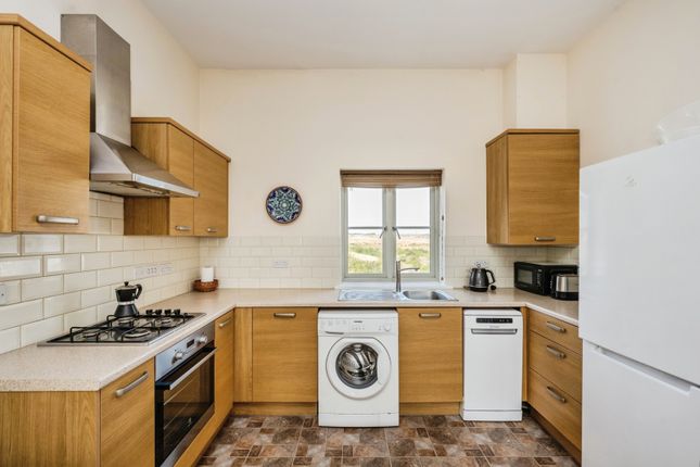11, Ffordd Coed Darcy, Neath photo 2