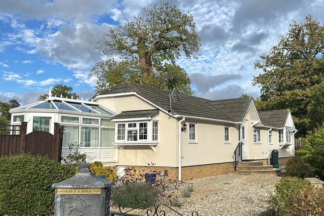 3-bed caravan on Hornbeam Close, Warfield Park, , Bracknell, £365,000
