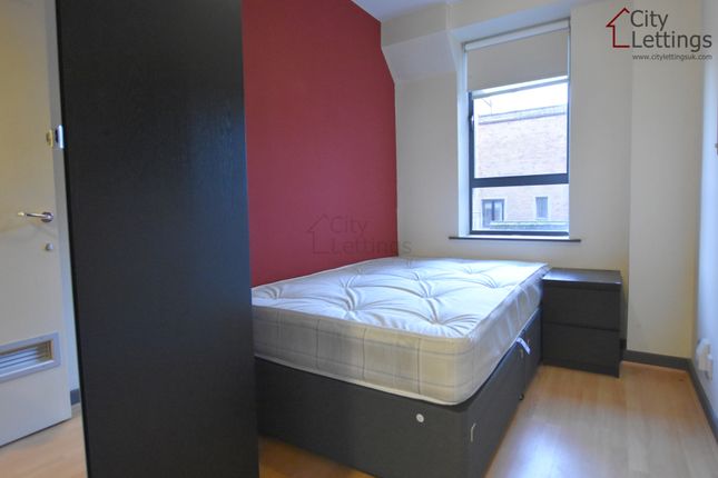 Flat to rent in Park Gate, Upper College Street, City Centre
