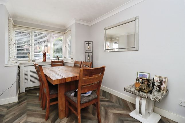44, Chatsworth Drive, Wellingborough photo 4