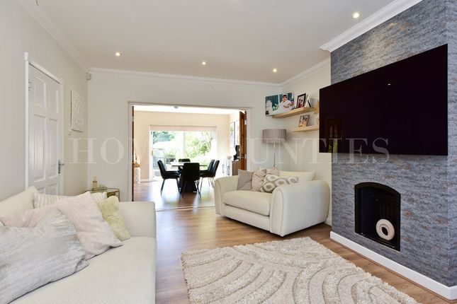 120, Billy Lows Lane, Potters Bar photo 4