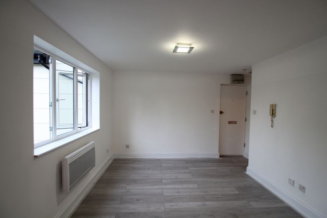 74, Parrotts Field, Hoddesdon photo 4