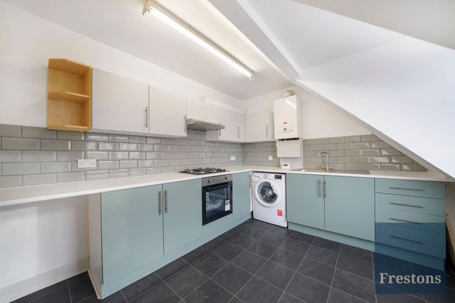 121 Hutton Grove, London photo 4