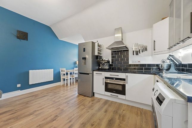 Flat 8, Brunswick Court, 27, Brunswick Road, Sutton photo 3