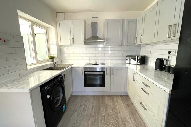 26, Sandymount, Doncaster photo 3