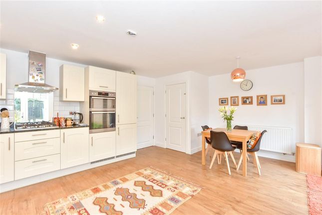 Brushwood Grove, Emsworth photo 4