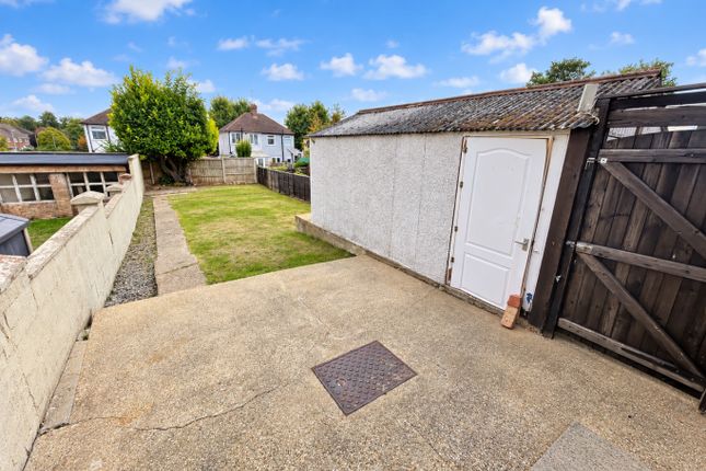 114 Third Avenue, Luton, Bedfordshire photo 2