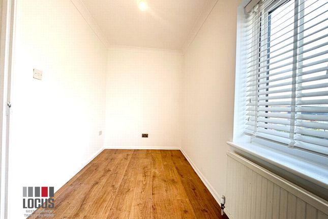 10 Trevera Court, Eleanor Road, London photo 3