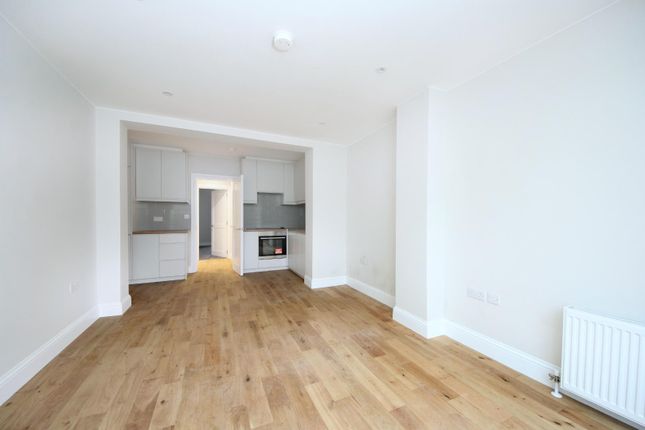 Thumbnail Flat to rent in Berrymead Gardens, London