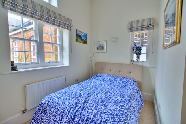 Flat for sale in Stokes House, 2 St Michaels Place, Waterlooville, Hampshire