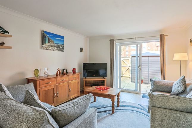 4, Colborne Close, Poole photo 4