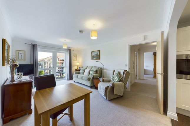 Flat for sale in Meadow Court, Darwin Avenue, Worcester, Worcestershire