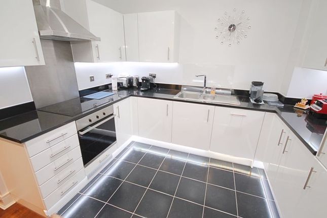 Flat for sale in Pinner Road, North Harrow, Harrow