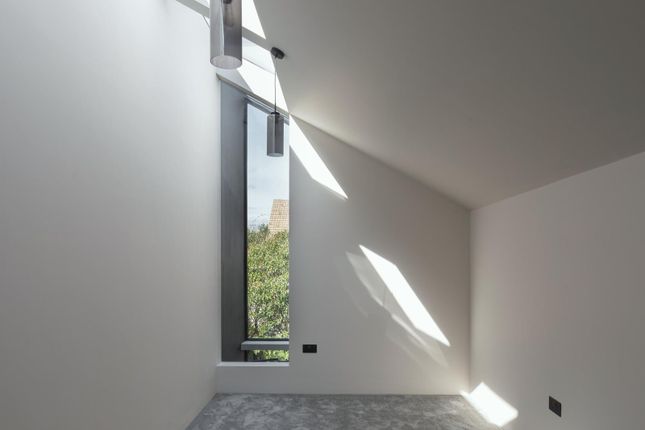 1A, Carlyle Road, London photo 4