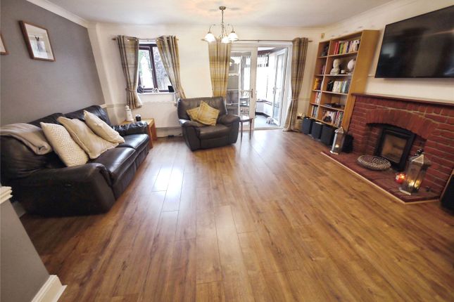 7, Conifer Drive, Brentwood photo 4