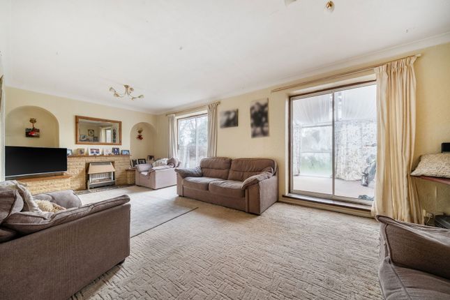 12, Little Lullenden, Lingfield photo 2