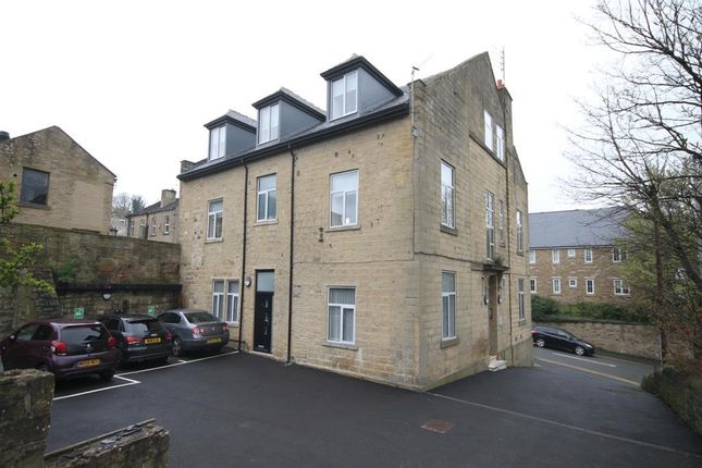 Flat to rent in High Street, Idle, Bradford
