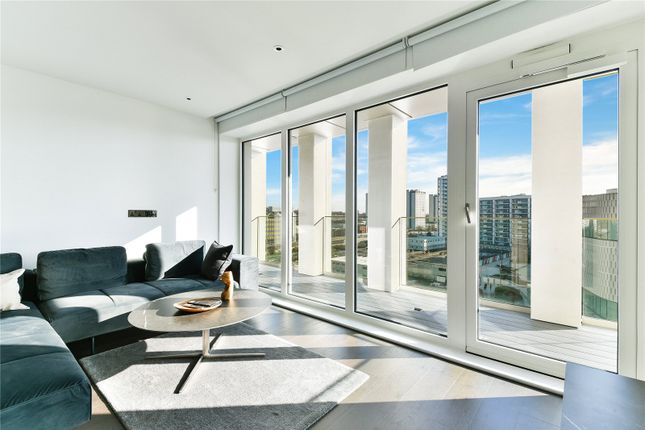 Flat for sale in Belvedere Row Apartments, Fountain Park Way