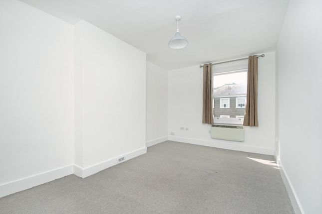 Thumbnail Flat to rent in The Park, London