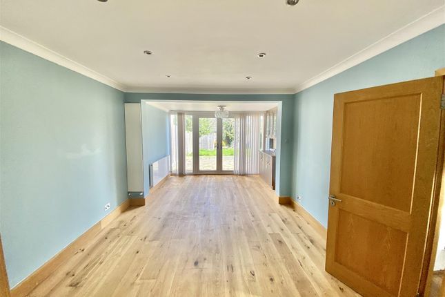 37A, Sunnybank Road, Herts photo 3