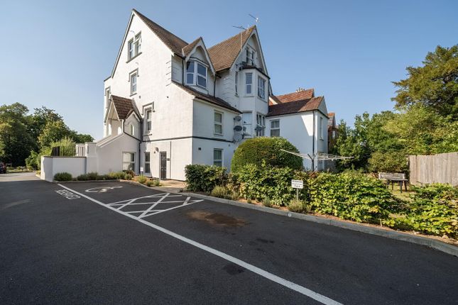 2-bed flat on 10, Boxgrove Court, 144 London Road, Guildford, £299,995