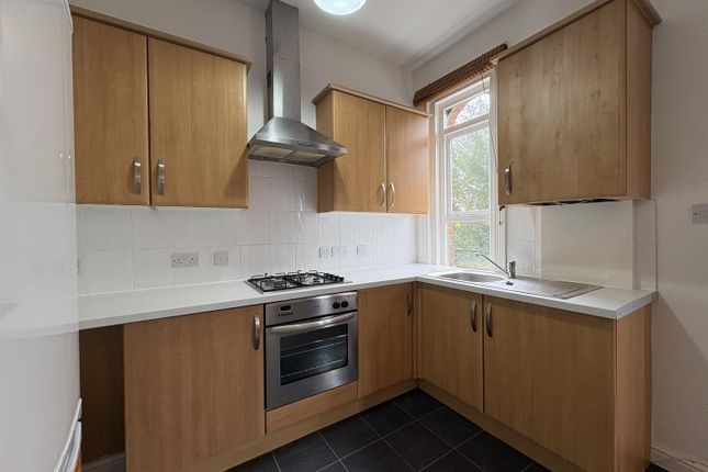 Flat 5, 17-19, Alexandra Road, Sale photo 2