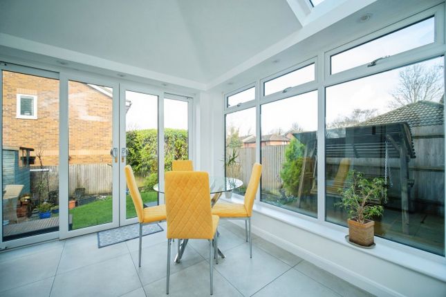 25, Walsh Avenue, Bracknell photo 4