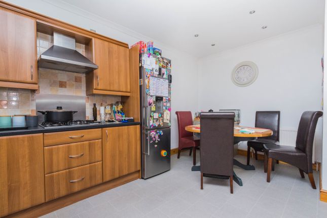 Flat for sale in Wellingborough Road, Finedon, Wellingborough