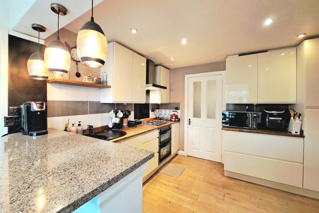 57, Scotts Avenue, Sunbury-on-Thames photo 4