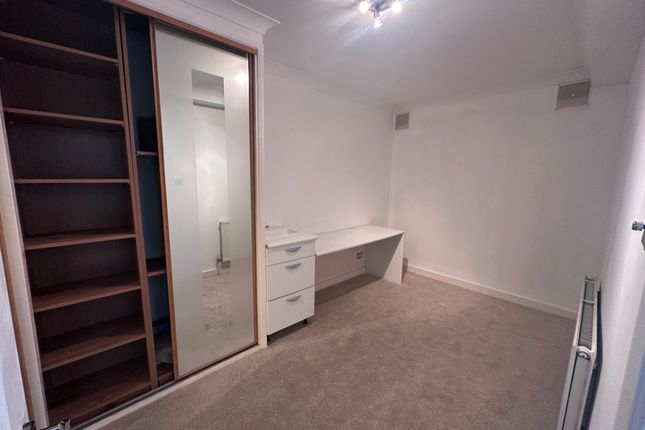 3 Hawthorns, Woodford Green photo 4