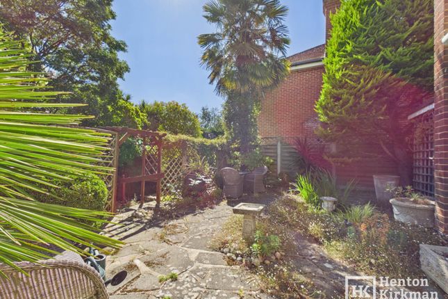12, St Johns Road, Billericay photo 3